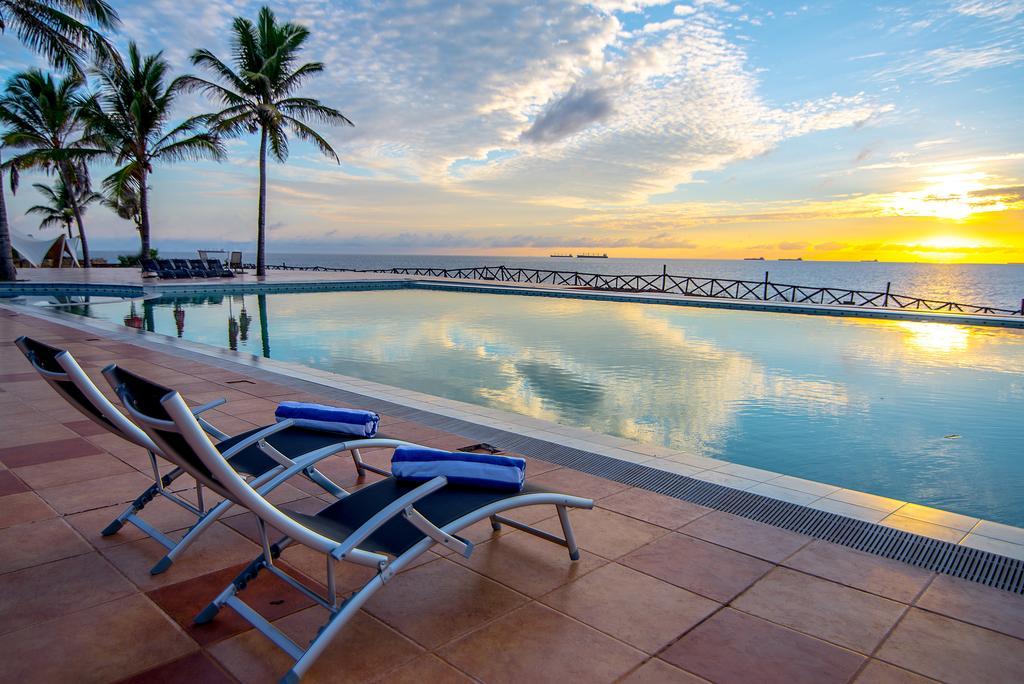 Готель Golden Tulip Дар-ес-Салам Екстер'єр фото